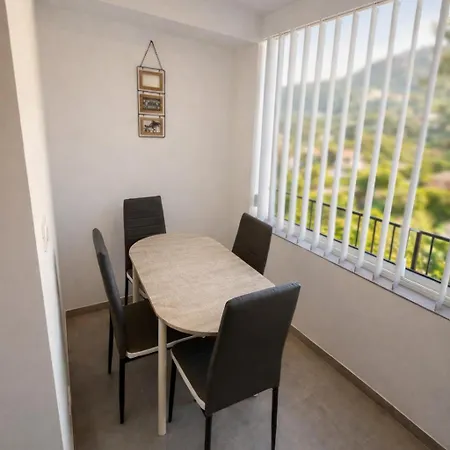 Appartamento 2 Avec Piscine - Monticello
