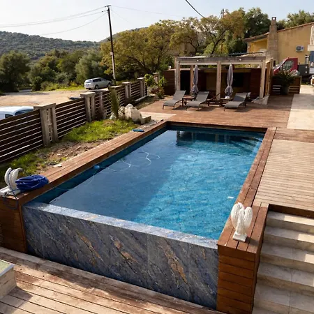 2 Avec Piscine - * Monticello